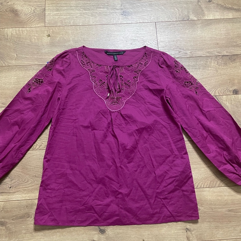 White House Black Market
Dark Pink Floral Cutout Blouse
Tunic. Size XSmall - Picture 11 of 15